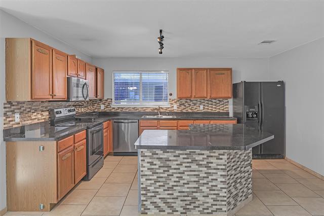 Building Photo - 8109 Zephyr Ct