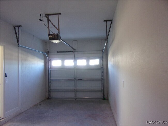 Building Photo - 219 Bittern Lp