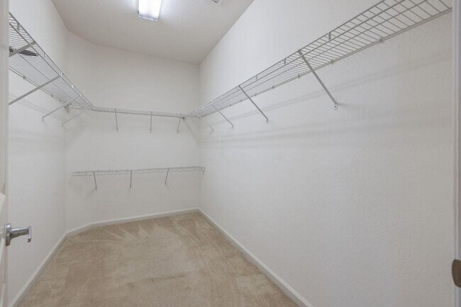 Building Photo - 6124 W Delaware Ct