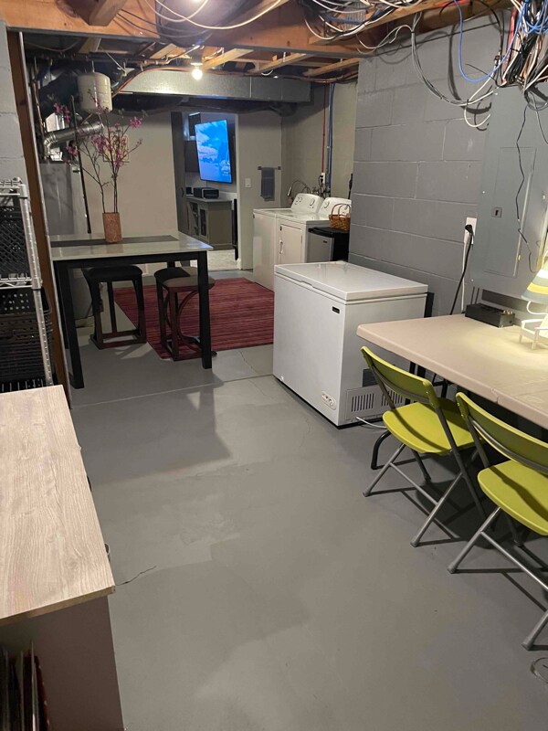 Building Photo - 8371 Juniper Dr