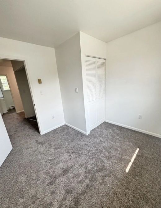Building Photo - 447 Garland Cir