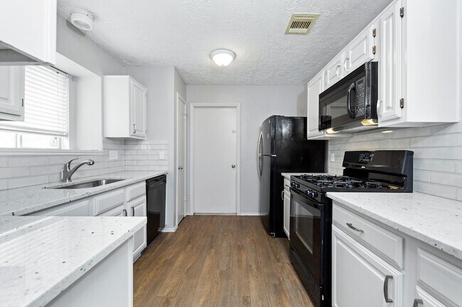 Building Photo - 1534 Vickery Dr