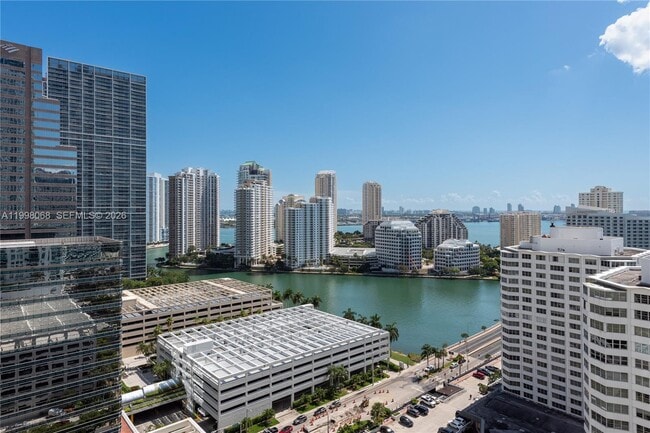 Building Photo - 950 Brickell Bay Dr