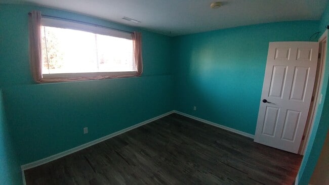 Building Photo - Spacious 4 bedroom 2 Bath Single Family Mt Pleasant