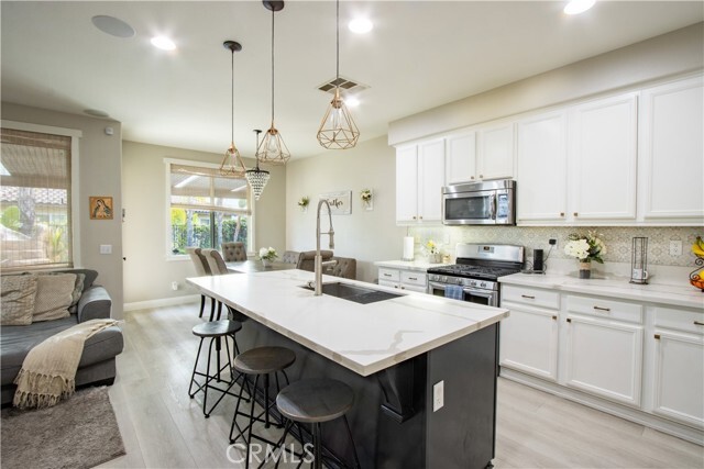 Building Photo - 23650 Aquacate Rd