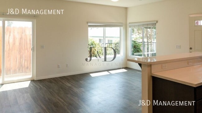Building Photo - 8137 Cascio Ct
