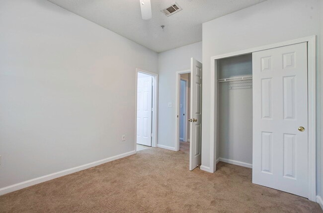 Building Photo - 1213 Rosewood Ln