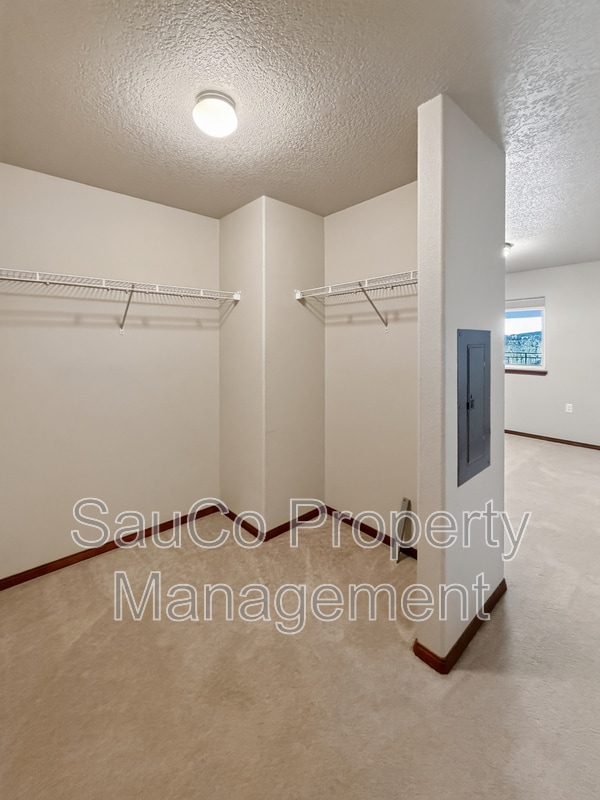 Building Photo - 15325 NW Central Dr