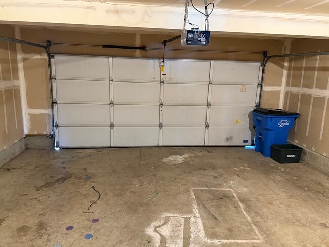 Building Photo - 810 SE 153rd Ave