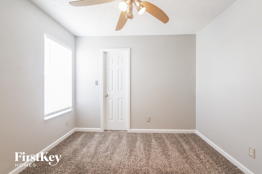 Building Photo - 5871 Marco Ct