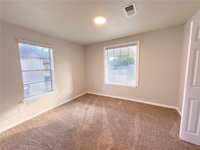 Building Photo - 1111 Georgia St