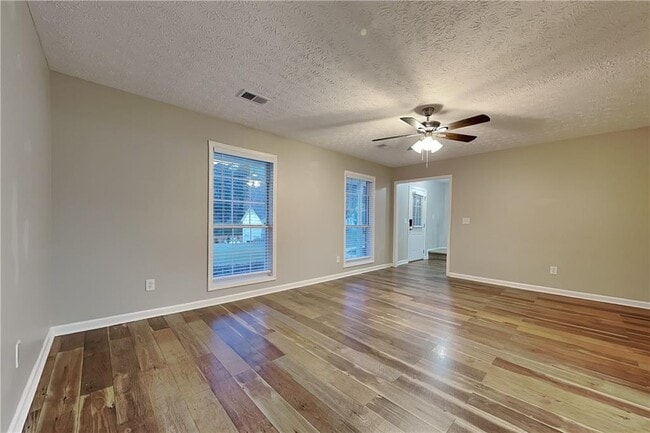 Building Photo - 1570 Rose Pointe Dr