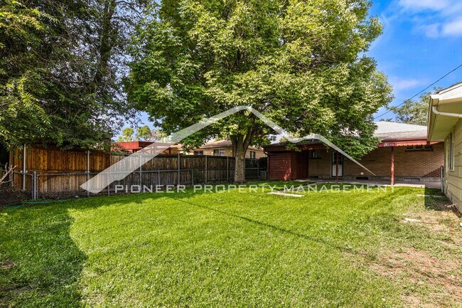 Building Photo - Updated Home With Central AC And Stainless...