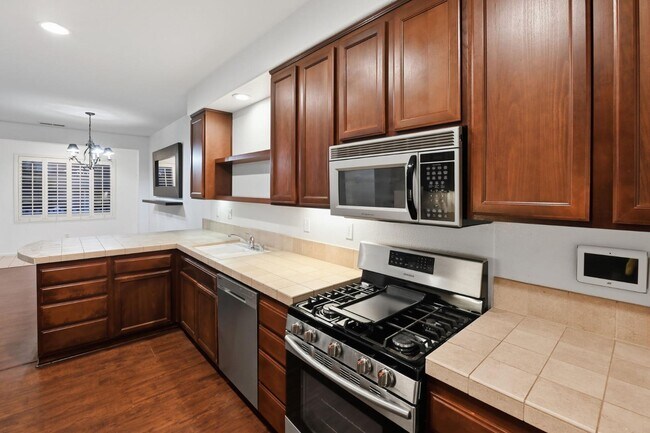 Building Photo - 1446 Trouville Ln