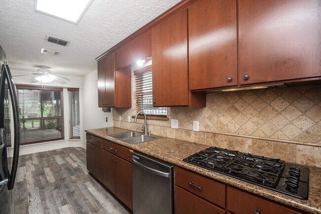 Building Photo - 11915 N Hanworth Dr