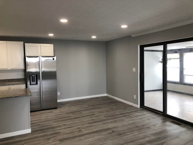 Eating Area - 3526 Dinsmore Castle Dr