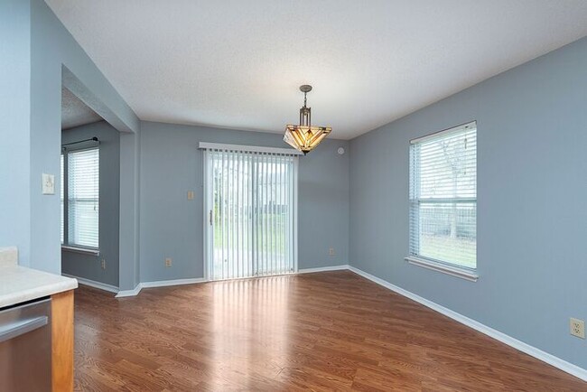 Building Photo - Large 4 Bedroom in Fishers!