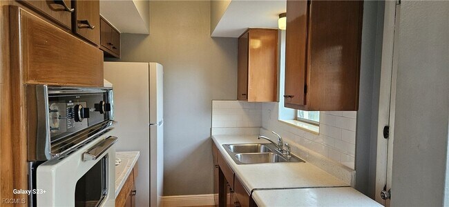 Building Photo - 2544 First St