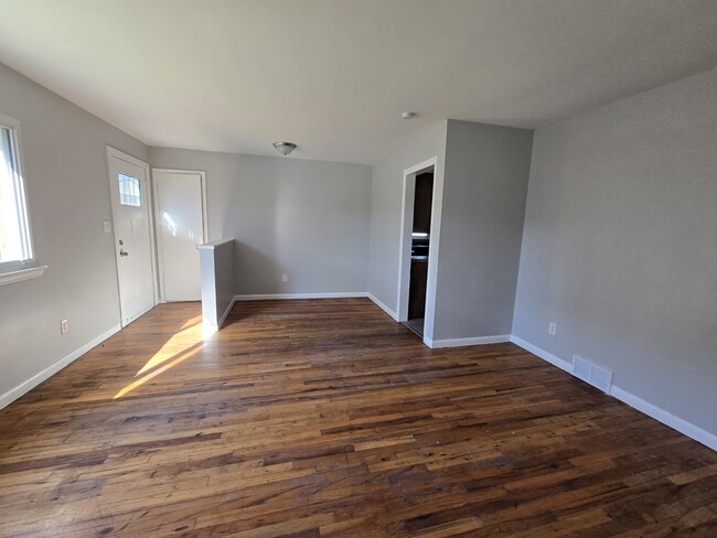 dining area - 15890 Freeland St