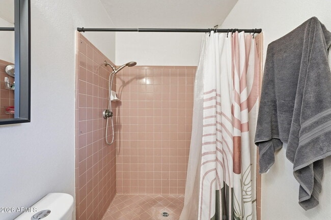 Building Photo - 2015 E Southern Ave