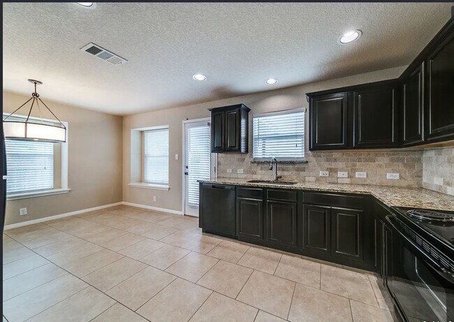 Building Photo - 603 Tom Kemp Dr