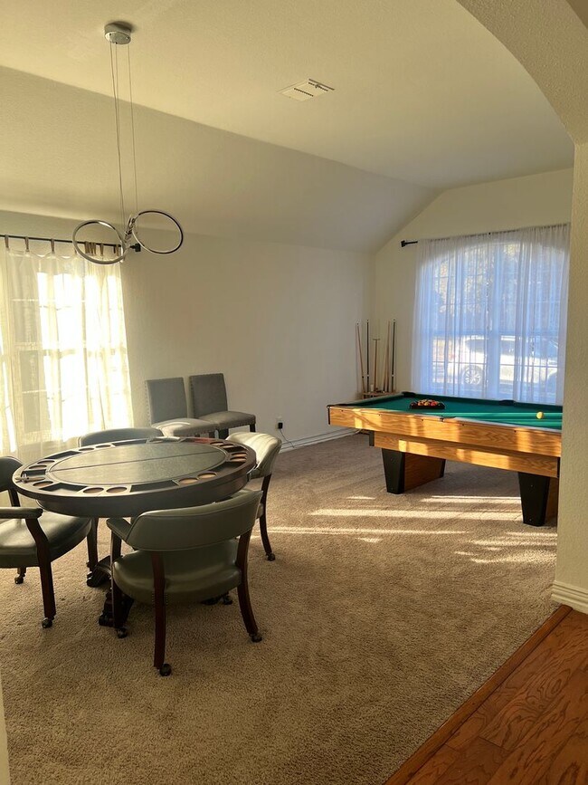 Building Photo - 1158 Beechwood Ln