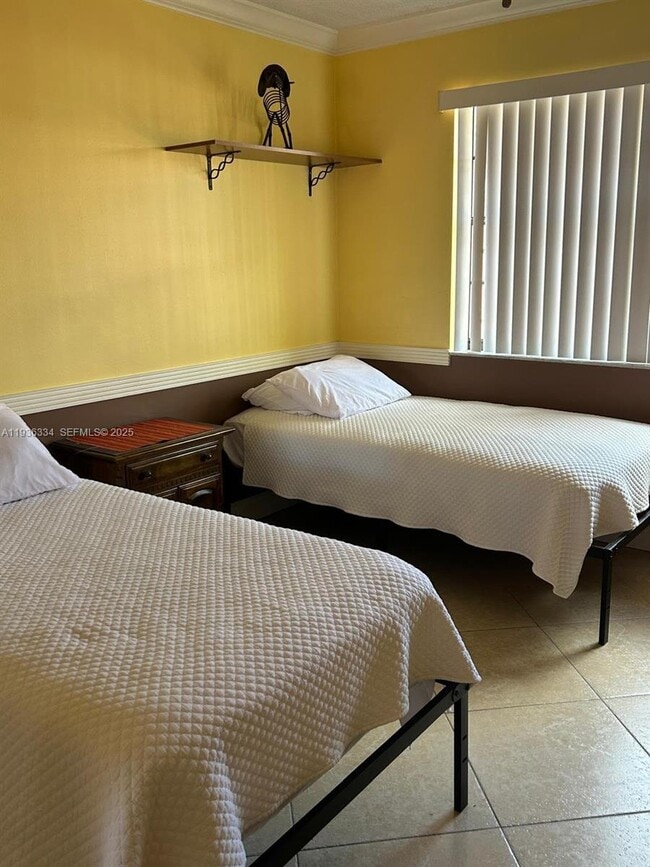 Building Photo - 9248 Shadow Wood Blvd