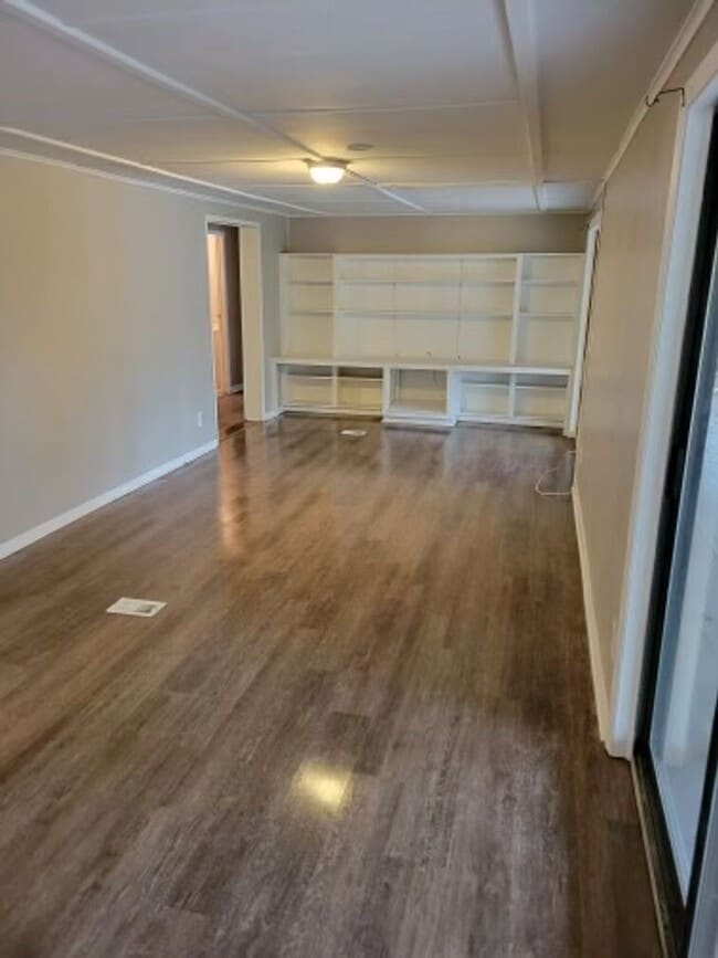 Building Photo - Renovated 3 Bedroom 2 Bath Home for Rent!!