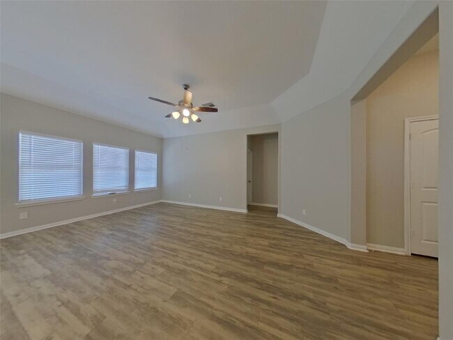 Building Photo - 14090 Waukegan Way S