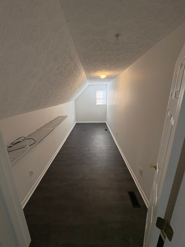 Building Photo - 305 Mt Royal Ave