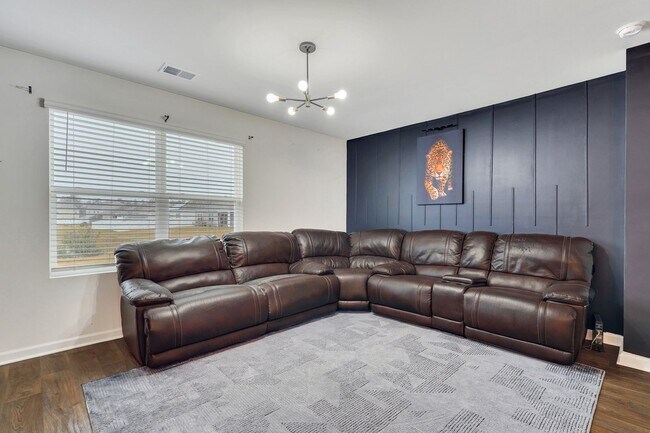 Building Photo - 123 Tobago Cir