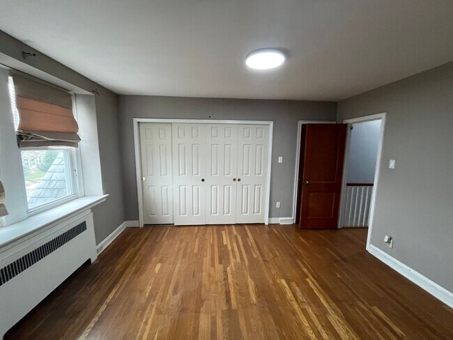 Building Photo - 3140 Longshore Ave
