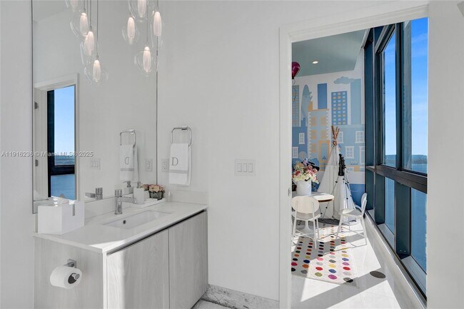 Building Photo - 3131 NE 7th Ave