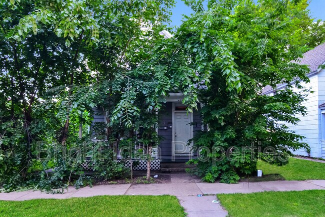 Building Photo - 454 Sherburne Ave