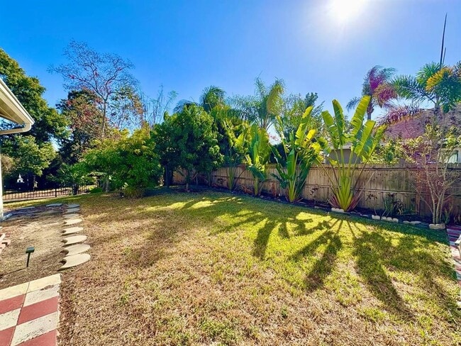 Building Photo - 10028 Oasis Palm Dr