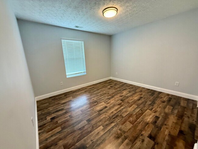 Building Photo - Spacious 4-Bedroom Home in the Licking Heights School District