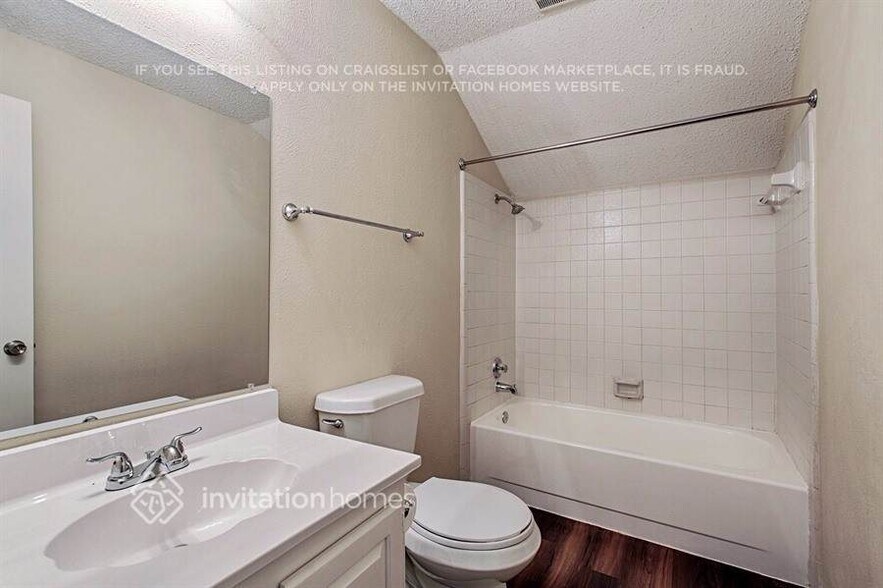 Building Photo - 1716 Delaford Pl