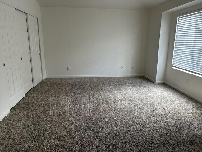Building Photo - 1303 Powell Ln