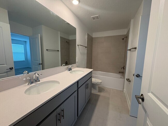 Building Photo - 3-bedroom Home for Rent in Storey Park