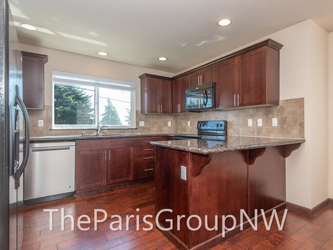 Building Photo - **PROPERTY LEASED** Spectacular Serene Lake 2012 TH – Great Location!