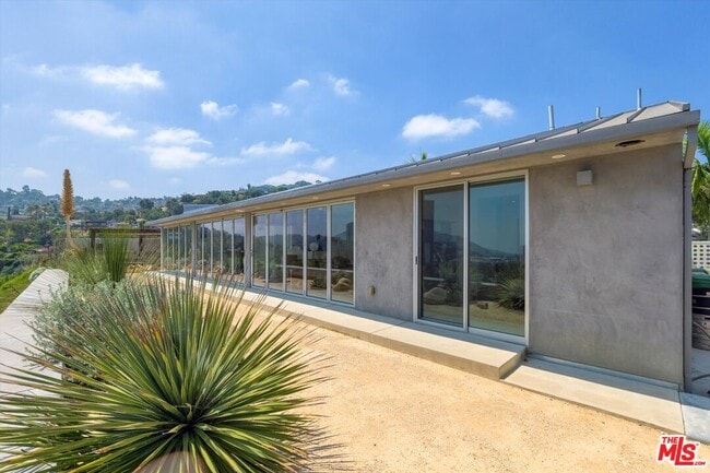 Building Photo - 11001 Wrightwood Pl