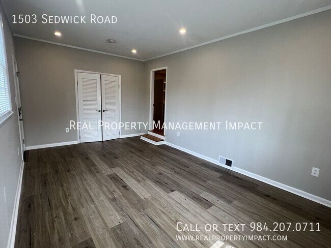 Building Photo - Vintage, 3-4 Bedroom 3 Bath Parkland Ranch...