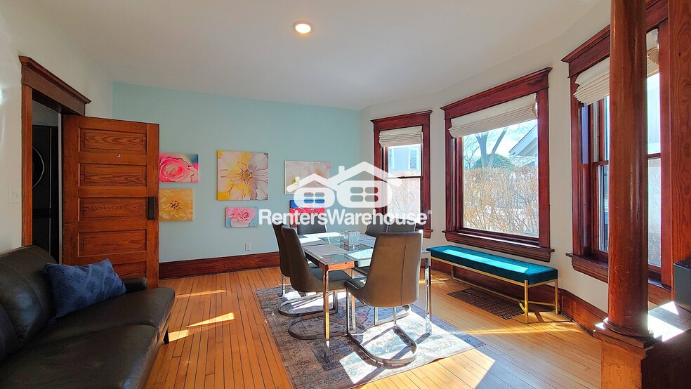 Building Photo - 1026 3rd St