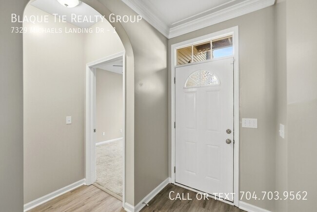 Building Photo - 7329 Michaels Landing Dr