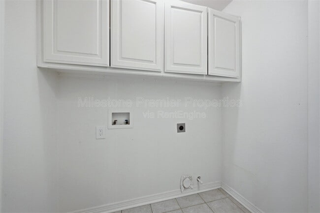 Building Photo - 2418 Loy Lake Rd