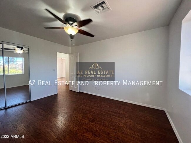 Building Photo - 7524 W Tonto Dr