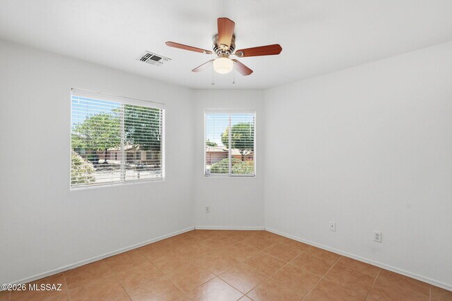 Building Photo - 8435 E Bowline Rd