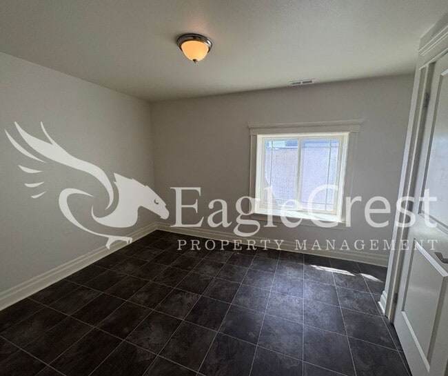 Building Photo - Beautiful Five Bedroom Home with Acreage