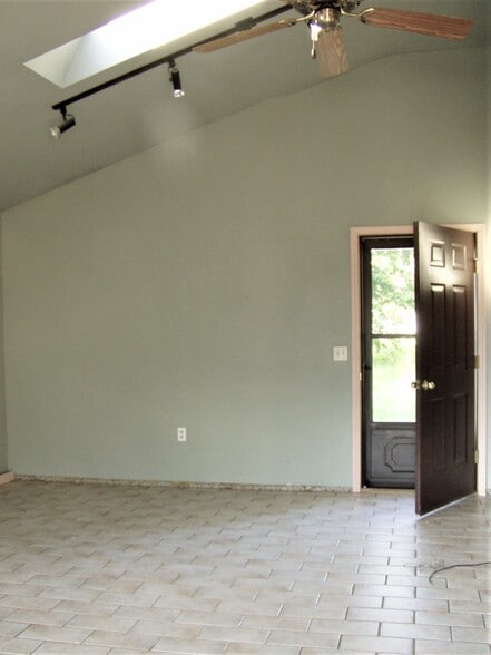 family rm., door to back - 1548 Panorama Dr