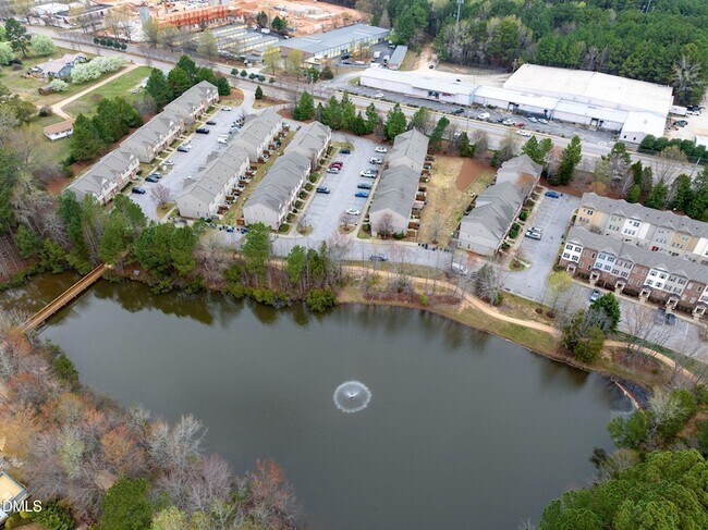 Building Photo - 2816 Piedmont River Way